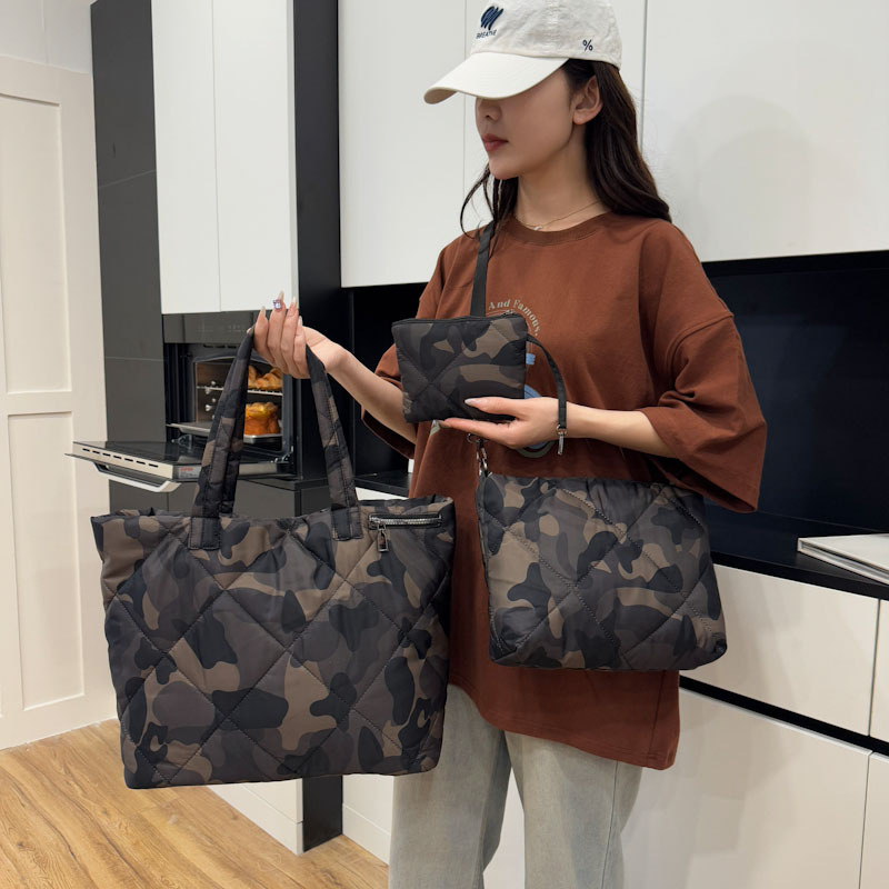 Women'S Kipling Bags - حقيبة لياقة بدنية جديدة للنساء متعددة