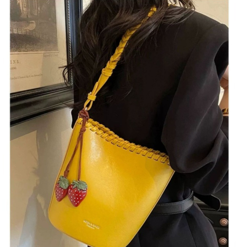 حقيبة دلو نسائية رائجة، تصميم  - مراجعة Women'S Bags New Look وسعره