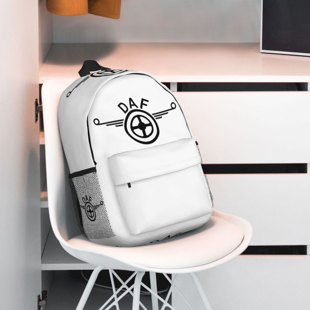 حقيبة ظهر بتصميم شعار شاحنة دا - مراجعة Women Bags Vector وسعره