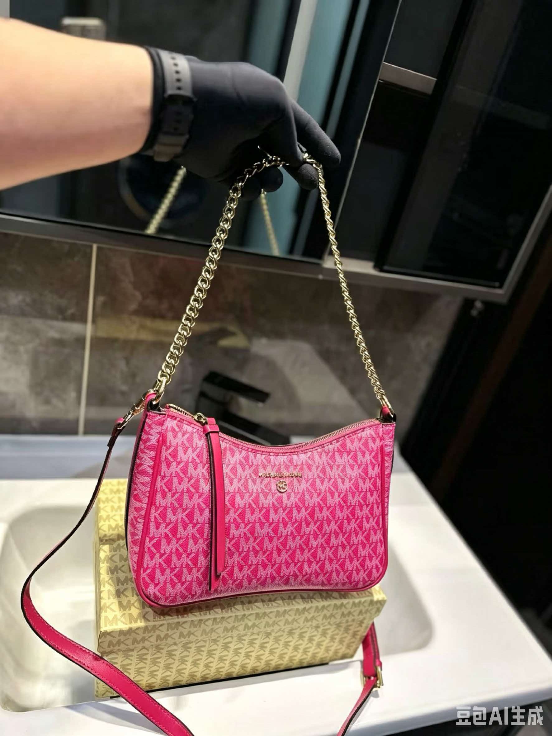 حقيبة ماهجونغ صغيرة للسفر من م - مراجعة Women'S Bags Of Michael Kors وسعره
