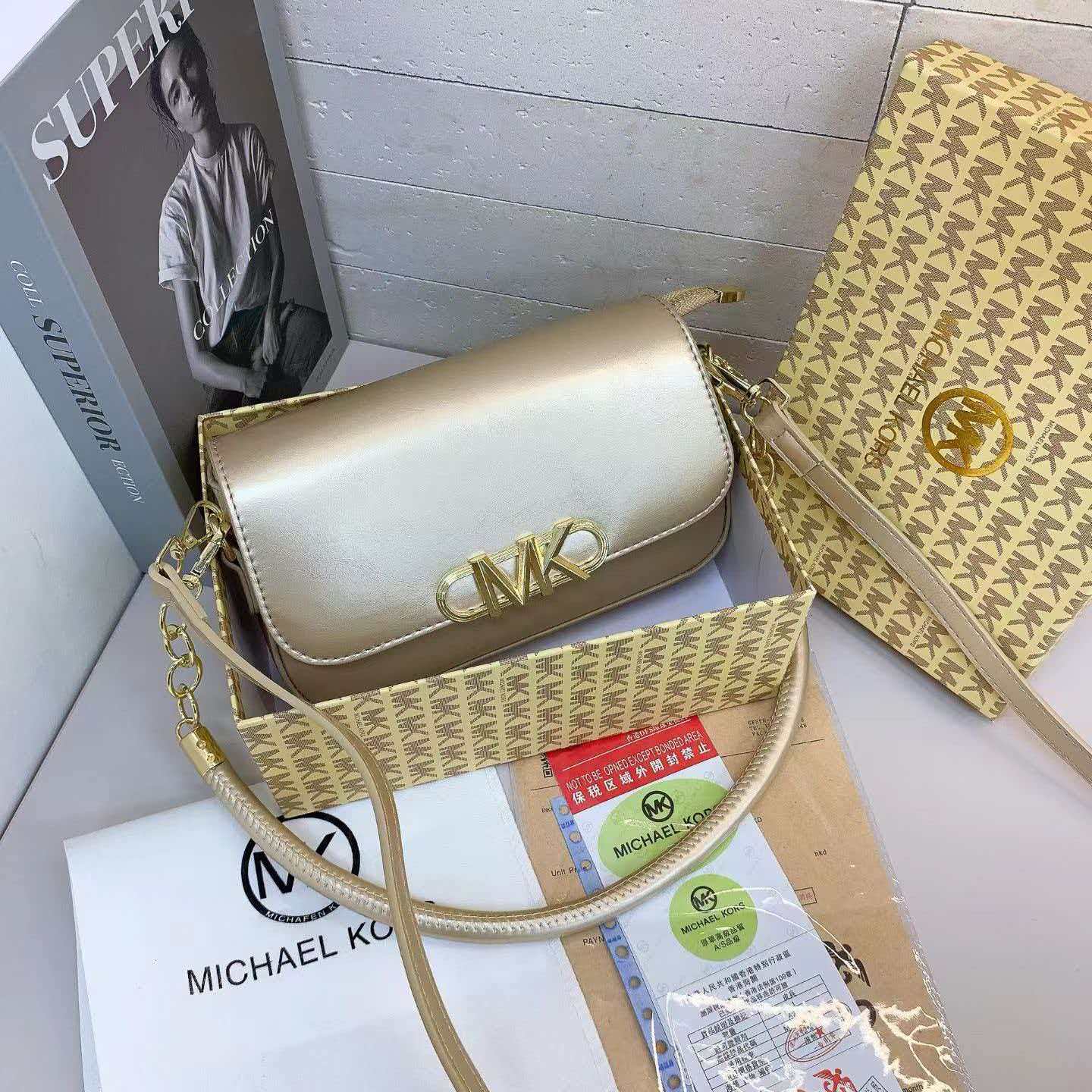 حقيبة نسائية من مايكل كورس، حق - مراجعة Women'S Bags Of Michael Kors وسعره
