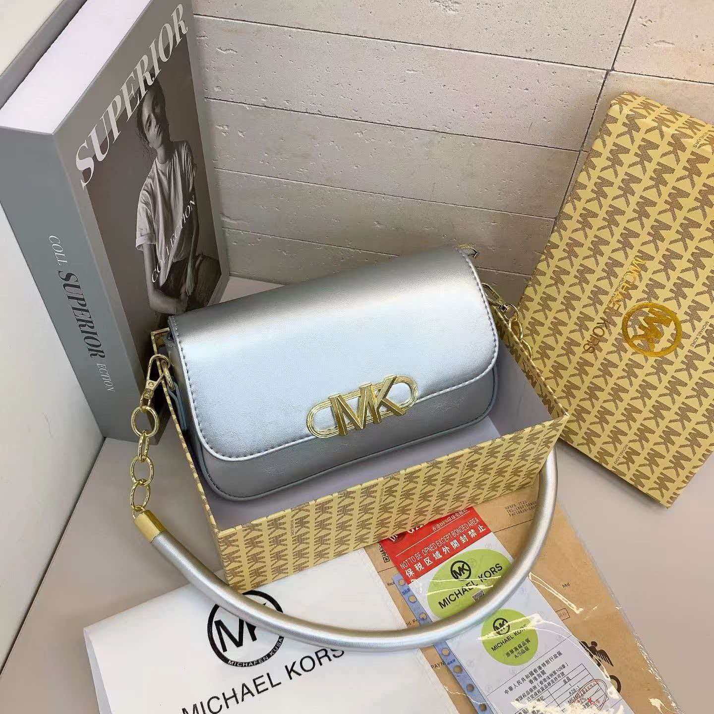 حقيبة نسائية من مايكل كورس، حق - مراجعة Women'S Bags Of Michael Kors وسعره