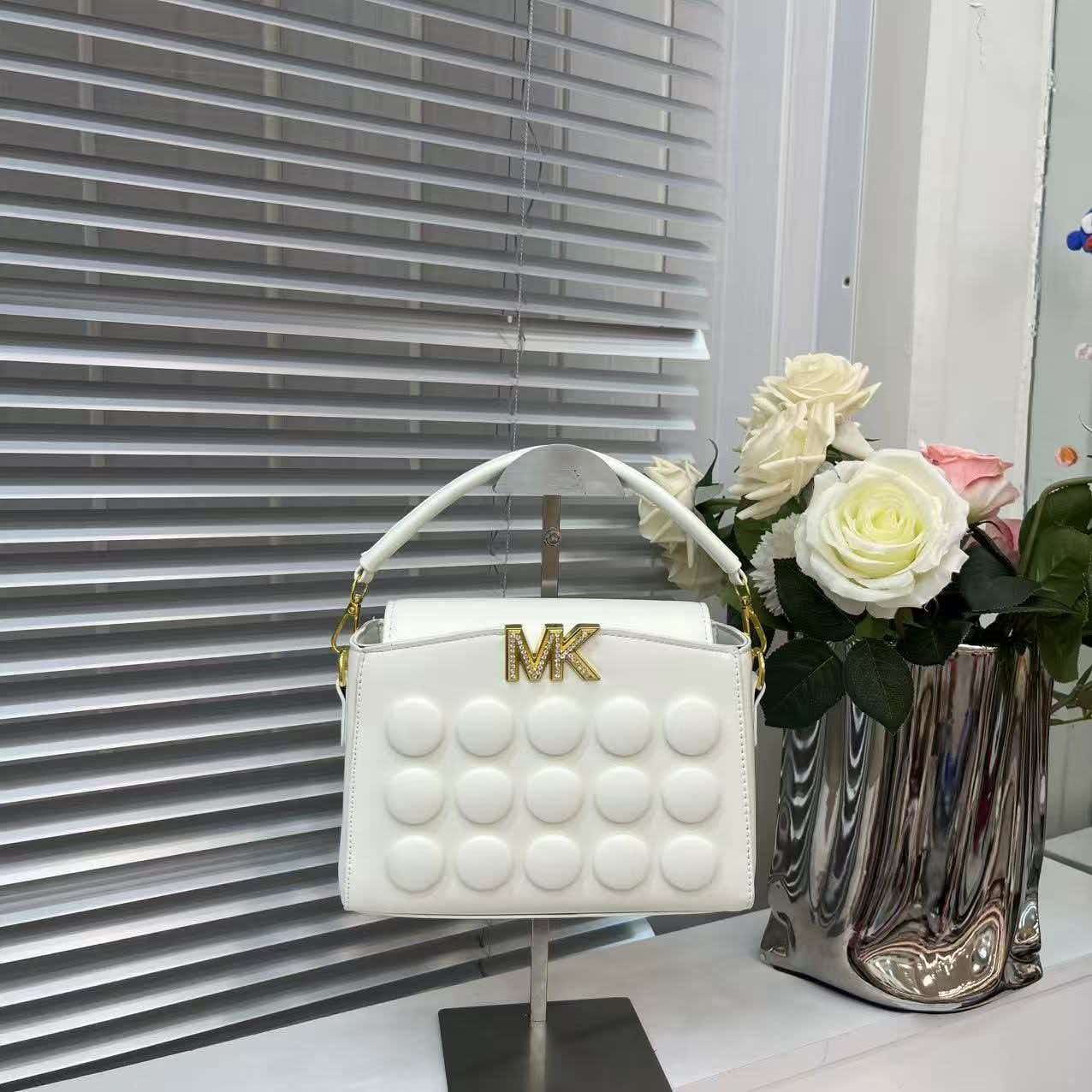 حقيبة يد نسائية فاخرة خفيفة ال - مراجعة Women'S Bags Of Michael Kors وسعره