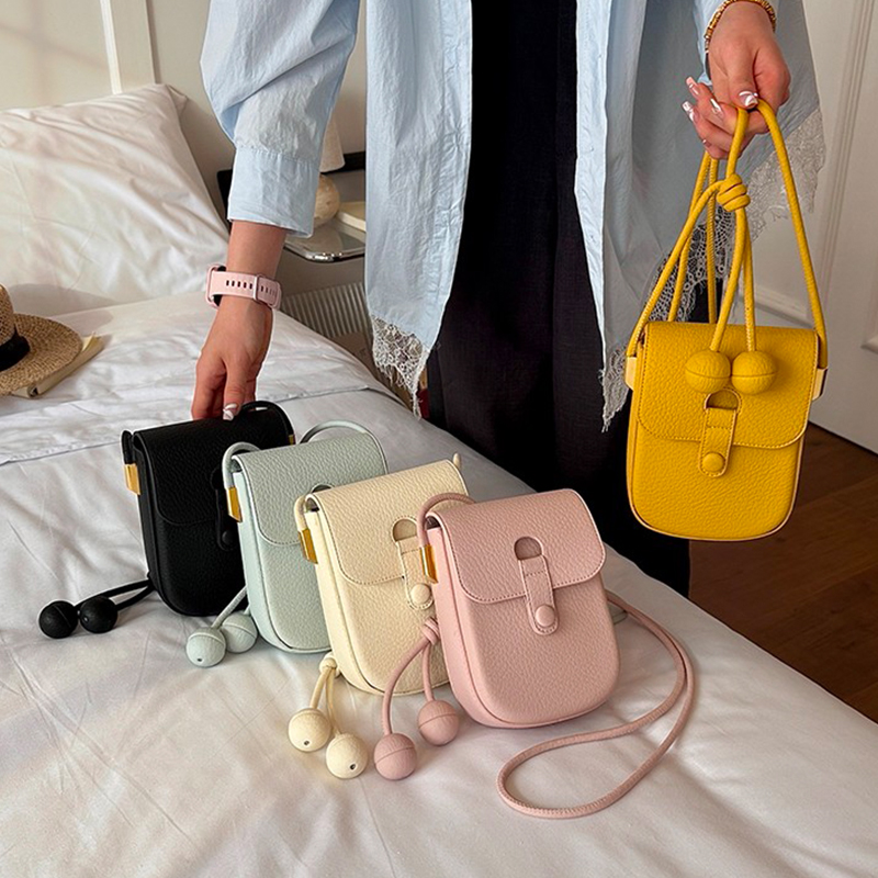حقيبة كتف صغيرة فاخرة باللون ا - مراجعة Women Bags Branded وسعره